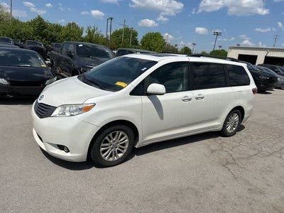 2017 Toyota Sienna XLE