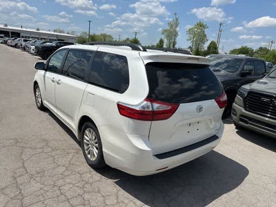 2017 Toyota Sienna XLE