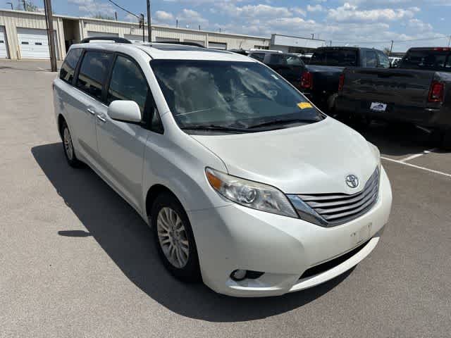 2017 Toyota Sienna XLE
