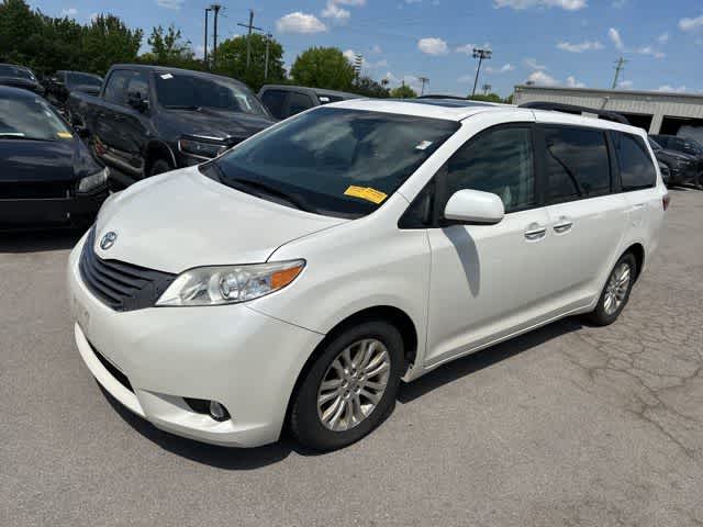 2017 Toyota Sienna XLE