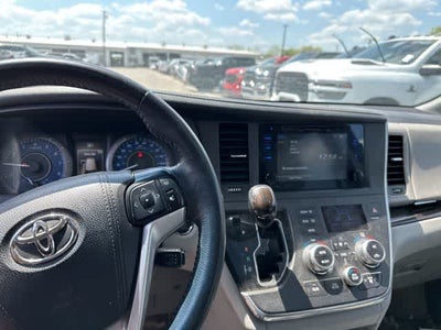 2017 Toyota Sienna XLE