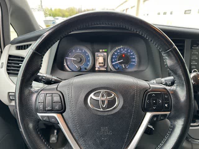 2018 Toyota Sienna XLE