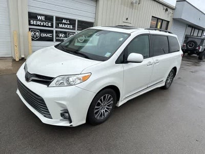2018 Toyota Sienna XLE