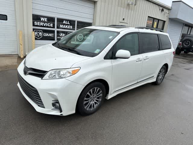 2018 Toyota Sienna XLE
