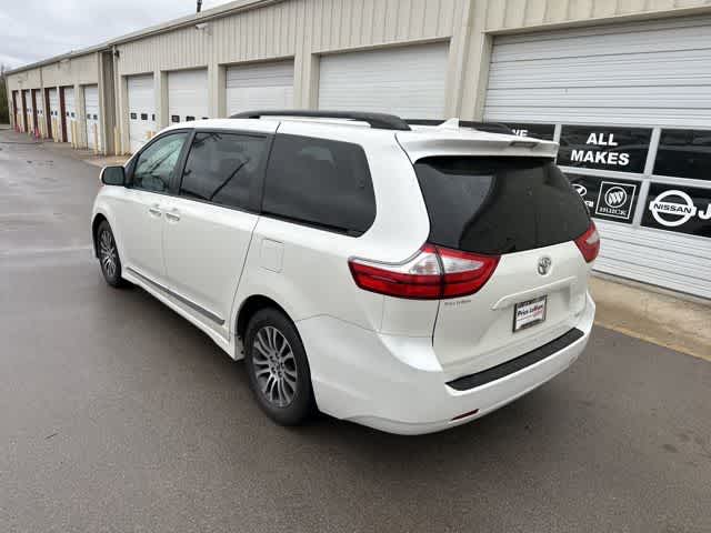 2018 Toyota Sienna XLE