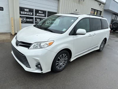2018 Toyota Sienna XLE