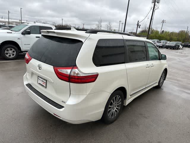 2018 Toyota Sienna XLE