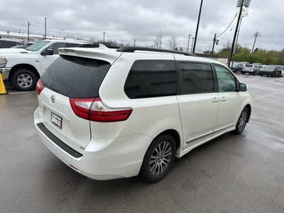 2018 Toyota Sienna XLE