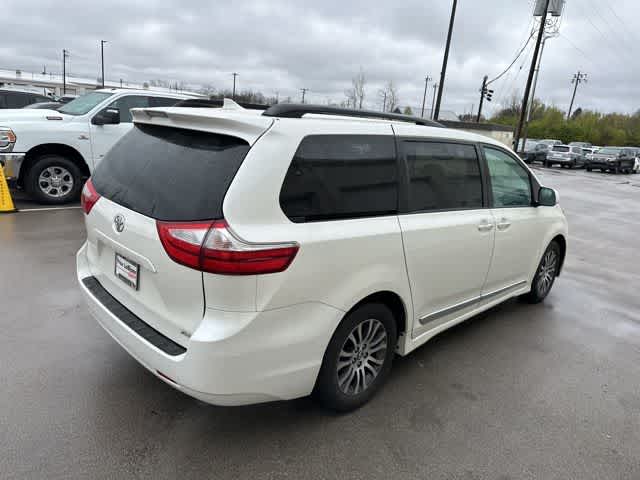 2018 Toyota Sienna XLE
