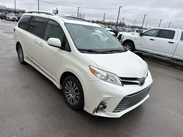 2018 Toyota Sienna XLE