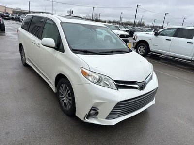 2018 Toyota Sienna XLE