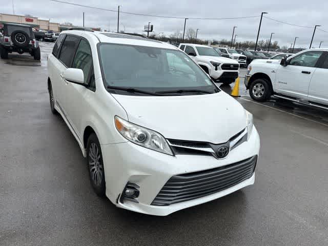 2018 Toyota Sienna XLE
