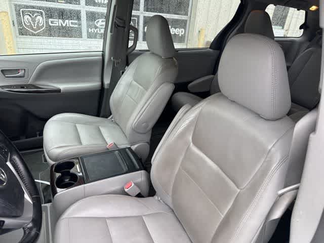 2018 Toyota Sienna XLE