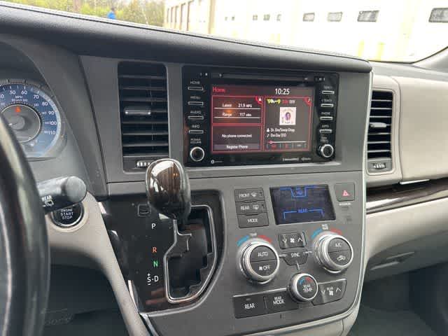 2018 Toyota Sienna XLE