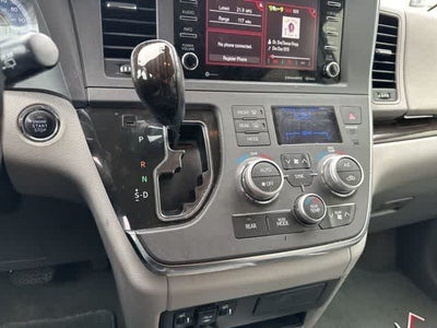 2018 Toyota Sienna XLE