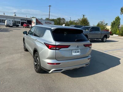 2024 Mitsubishi Outlander SE