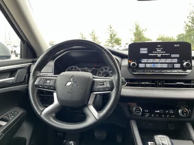 2024 Mitsubishi Outlander SE