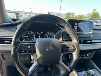 2024 Mitsubishi Outlander SE
