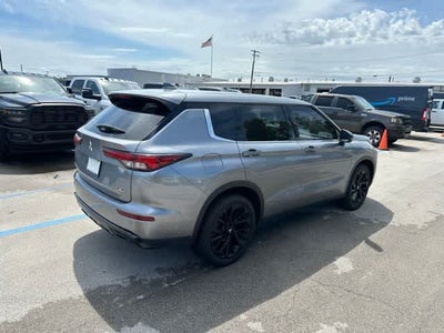 2023 Mitsubishi Outlander SE Black Edition