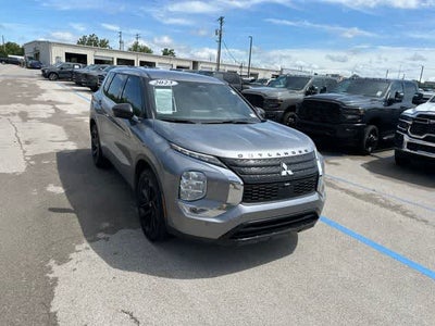 2023 Mitsubishi Outlander SE Black Edition