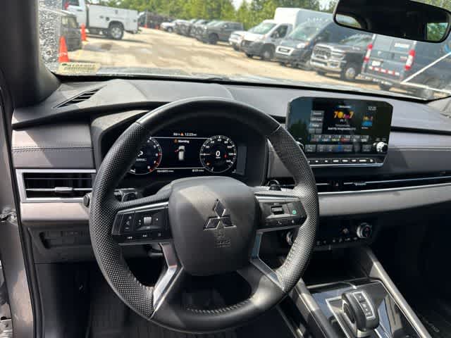 2023 Mitsubishi Outlander SE Black Edition
