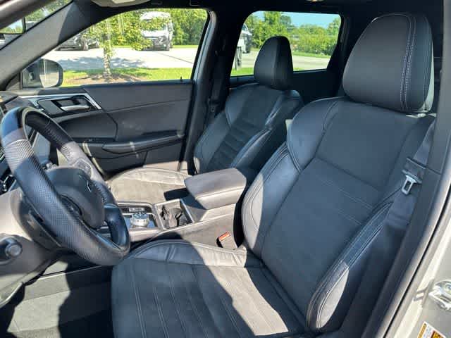 2022 Mitsubishi Outlander Black Edition