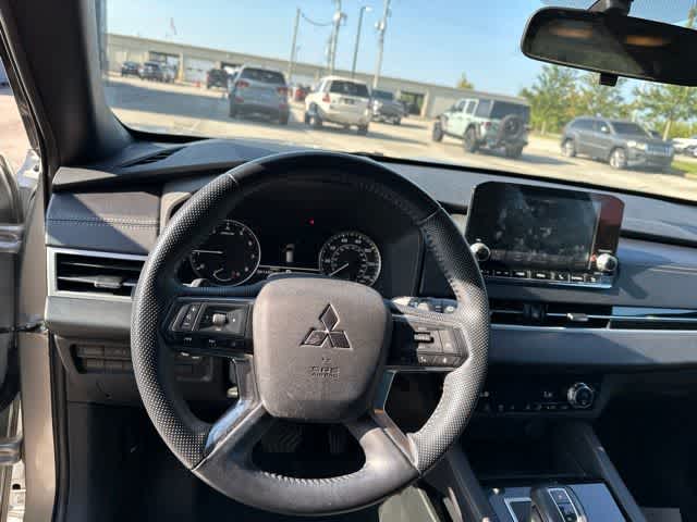 2022 Mitsubishi Outlander Black Edition