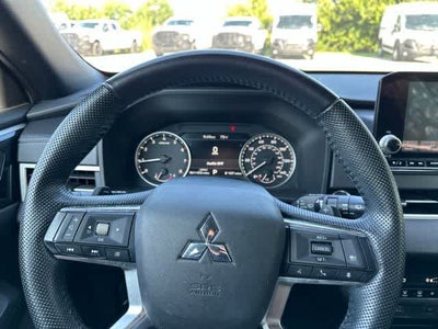 2022 Mitsubishi Outlander Black Edition