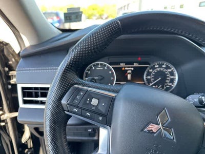 2022 Mitsubishi Outlander SE