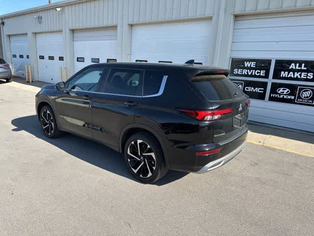 2022 Mitsubishi Outlander SE