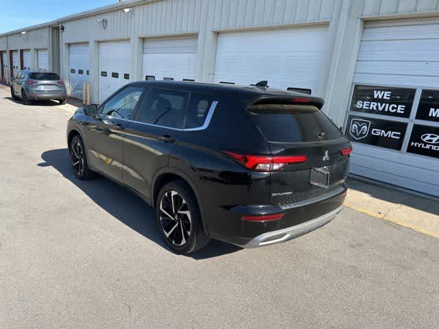 2022 Mitsubishi Outlander SE