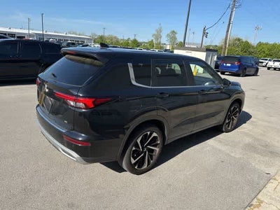 2022 Mitsubishi Outlander SE