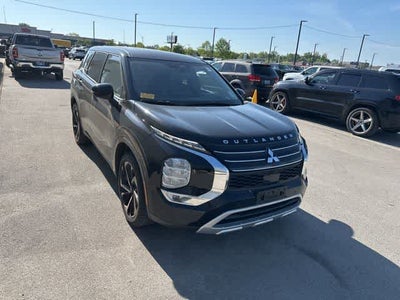 2022 Mitsubishi Outlander SE