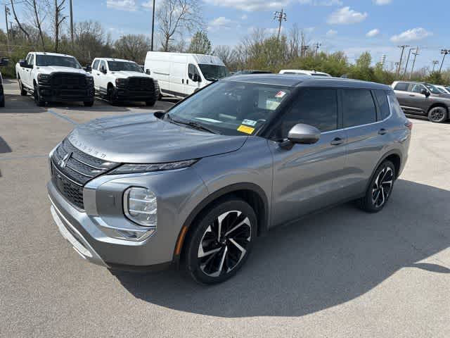 2024 Mitsubishi Outlander SE