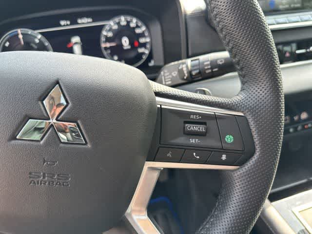 2025 Mitsubishi Outlander Plug-In Hybrid SE