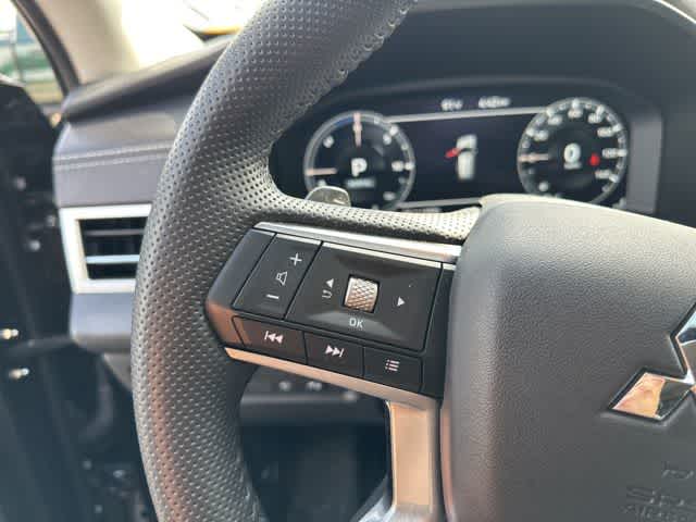 2025 Mitsubishi Outlander Plug-In Hybrid SE
