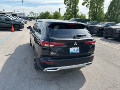 2025 Mitsubishi Outlander Plug-In Hybrid SE