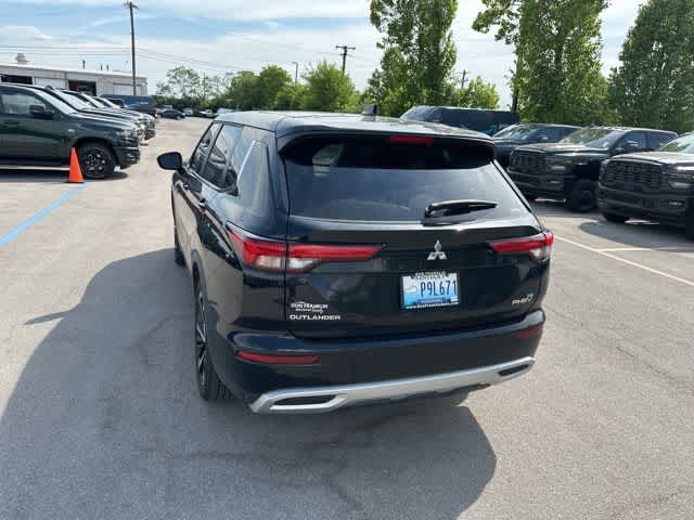 2025 Mitsubishi Outlander Plug-In Hybrid SE