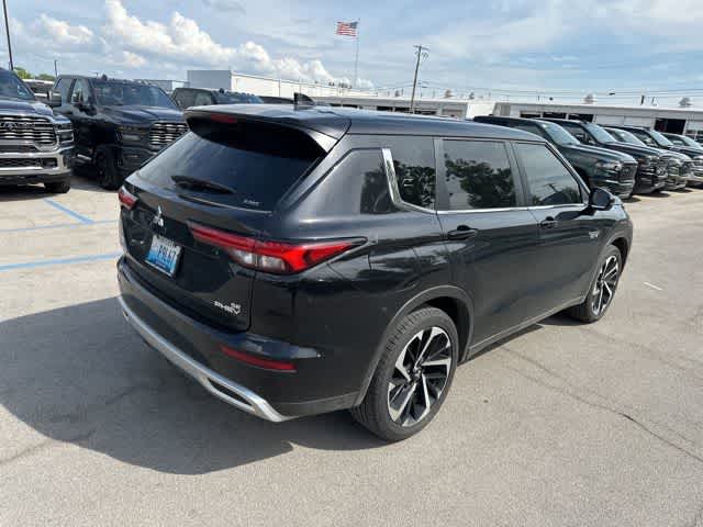 2025 Mitsubishi Outlander Plug-In Hybrid SE