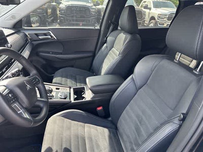2025 Mitsubishi Outlander Plug-In Hybrid SE