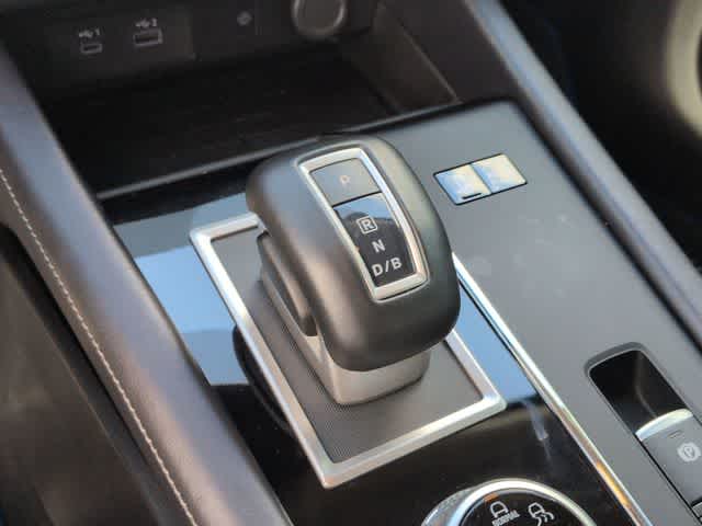 2025 Mitsubishi Outlander Plug-In Hybrid SE