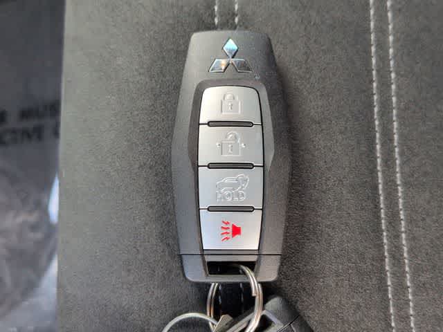 2025 Mitsubishi Outlander Plug-In Hybrid SE