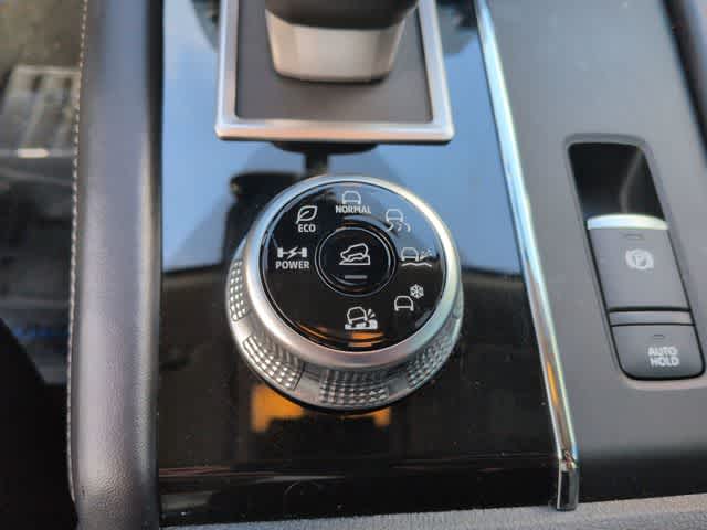 2025 Mitsubishi Outlander Plug-In Hybrid SE