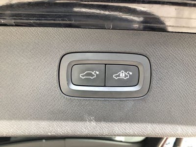 2019 Volvo XC90 Momentum