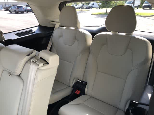 2019 Volvo XC90 Momentum