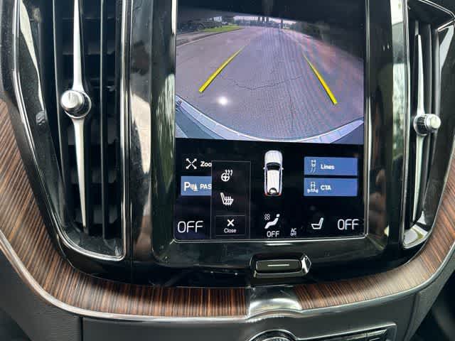 2021 Volvo XC60 Momentum