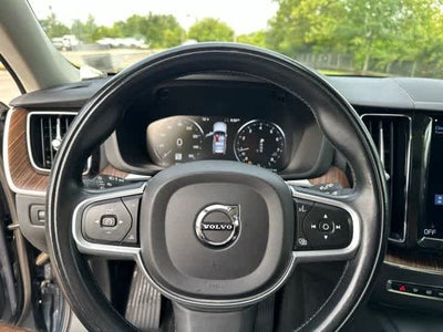 2021 Volvo XC60 Momentum