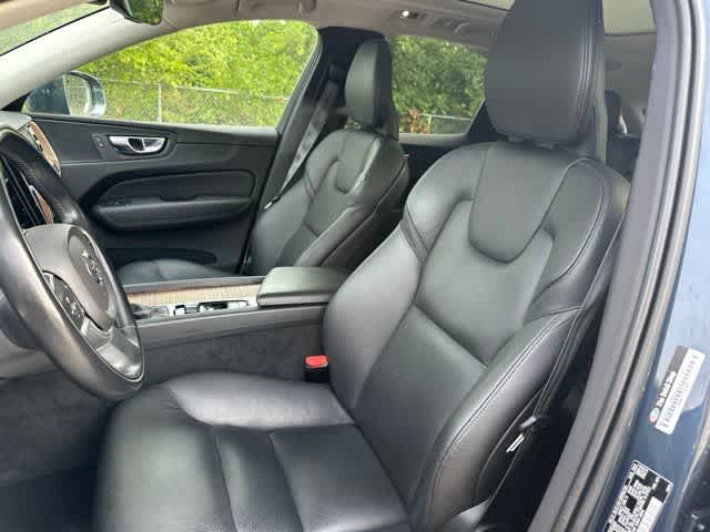 2021 Volvo XC60 Momentum