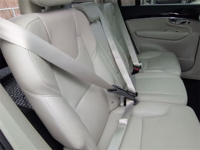 2017 Volvo XC90 Momentum