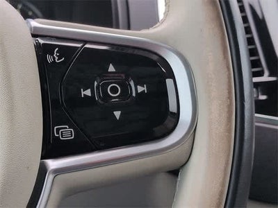 2017 Volvo XC90 Momentum